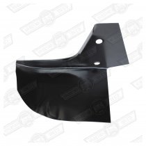 REAR VALANCE PARTIAL CLOSING PLATE-SALOON RH