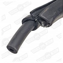 SEAL-DOOR LOWER RH '97 ON